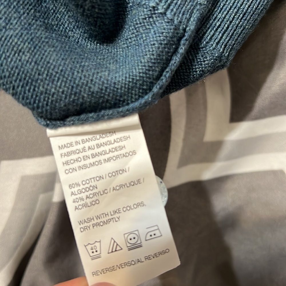 Van Heusen sweater - Picture 5 of 5